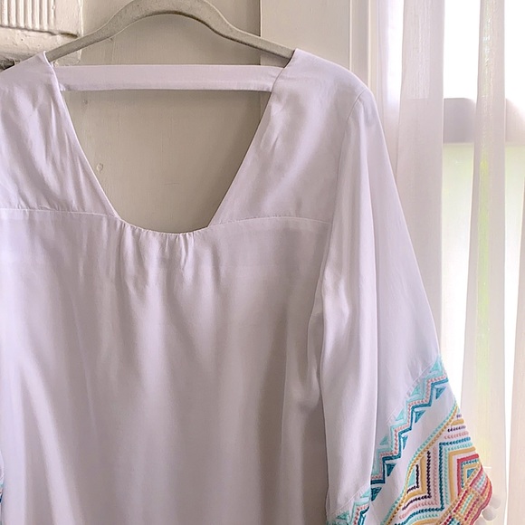 DREW V-Neck Embroidered Bell Sleeve Top NWOT Small - Picture 10 of 12